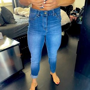 D. Jeans skinny jeans